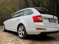 Gebraucht Skoda Octavia 150 PS (110 kW) 2014 Weiß Kleinwagen