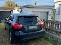 Gebraucht Mercedes A180 109 PS (80 kW) 2014 Schwarz Kleinwagen
