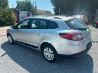 Gebraucht Renault Mégane GrandTour Expression 110 PS (80 kW) 2012 Platingrau Kombi