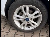 Gebraucht Ford Fiesta SYNC Edition 82 PS (60 kW) 2015 Weiß Limousine