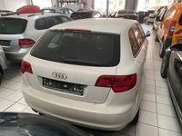Gebraucht Audi A3 Attraction 105 PS (77 kW) 2011 Weiß Kleinwagen