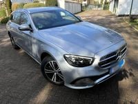 Gebraucht Mercedes E220 Avantgarde 194 PS (142 kW) 2021 Silber Kombi