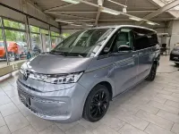 Gebraucht VW Multivan Style 150 PS (110 kW) 2024 Silber Van / Kleinbus