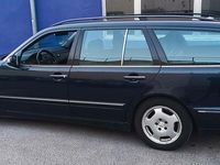 Gebraucht Mercedes E240 Avantgarde 170 PS (125 kW) 2000 Schwarz Kombi