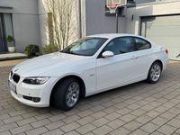 Gebraucht BMW 320 170 PS (125 kW) 2008 Weiß Coupé