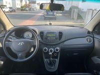 Gebraucht Hyundai i10 75 PS (55 kW) 2010 Silber Kleinwagen