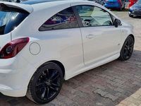 Gebraucht Opel Corsa Color Edition 150 PS (110 kW) 2011 Casablancaweiss/saphirschwarz Kleinwagen