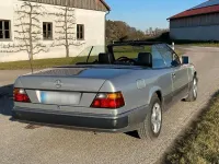 Gebraucht Mercedes E300 220 PS (161 kW) 1993 Silber Cabrio