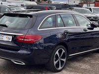 Gebraucht Mercedes C300e 194 PS (142 kW) 2020 Blau Limousine