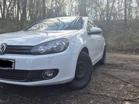 Gebraucht VW Golf VI 122 PS (89 kW) 2011 Weiß Kleinwagen
