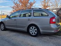 Gebraucht Skoda Octavia Elegance 105 PS (77 kW) 2011 Beige Kombi
