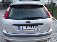 Second-hand Ford Focus Trend 101 CP (74 kW) 2004 Argintiu Berlinǎ