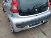 Gebraucht Peugeot 107 68 PS (50 kW) 2005 Silber Kleinwagen