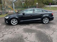 Gebraucht Audi A3 Sport 116 PS (85 kW) 2018 Schwarz Limousine