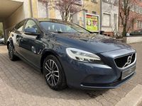 Gebraucht Volvo V40 120 PS (88 kW) 2019 Blau Limousine