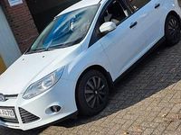 Gebraucht Ford Focus 101 PS (74 kW) 2014 Weiß Kombi
