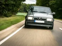 Gebraucht Alfa Romeo 75 133 PS (97 kW) 1990 Grün Limousine