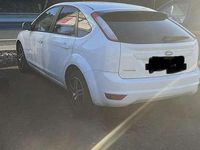 Gebraucht Ford Focus Style 101 PS (74 kW) 2011 Weiß Kleinwagen