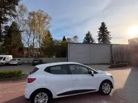 Używany Renault Clio IV Initiale Paris 73 KM (53 kW) 2014 Biały Sedan/Limuzyna