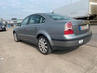Gebraucht VW Passat 131 PS (96 kW) 2003 Grau Limousine