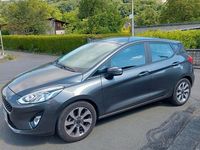 Gebraucht Ford Fiesta Cool & Connect 101 PS (74 kW) 2017 Grau Limousine