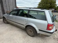 Gebraucht VW Passat 128 PS (94 kW) 2003 Grau Kombi