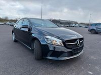 Gebraucht Mercedes A180 109 PS (80 kW) 2017 Schwarz Limousine