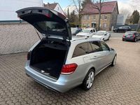 Gebraucht Mercedes E220 170 PS (125 kW) 2013 Diamantsilber Kombi