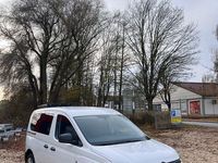 Gebraucht VW Caddy Basis 122 PS (89 kW) 2022 Candyweiß Van / Kleinbus