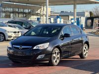 Gebraucht Opel Astra Design Edition 140 PS (102 kW) 2012 Schwarz Limousine