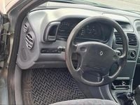 Gebraucht Renault Laguna 90 PS (66 kW) 1997 Grün Limousine