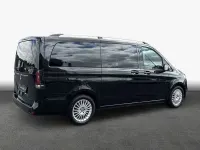 Gebraucht Mercedes V220 Style 163 PS (119 kW) 2025 Schwarz Van / Kleinbus
