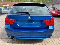 Gebraucht BMW 320 170 PS (125 kW) 2010 Blau Kombi
