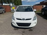 Gebraucht Hyundai i20 Edition+ 77 PS (56 kW) 2011 Weiß Kleinwagen