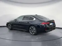 Gebraucht BMW 520 197 PS (144 kW) 2024 M carbonschwarz metallic Limousine