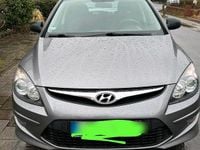 Gebraucht Hyundai i30 109 PS (80 kW) 2012 Grau Kleinwagen