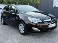 Gebraucht Opel Astra Design Edition 140 PS (102 kW) 2012 Mahagonibraun/darkmahagony Kombi
