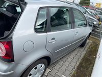 Gebraucht VW Polo 60 PS (44 kW) 2009 Silber Kleinwagen