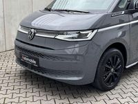 Gebraucht VW Multivan Style 150 PS (110 kW) 2025 Grau Van
