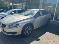 Gebraucht Volvo V60 CC Summum 245 PS (180 kW) 2017 Luminous sand / metallic Kombi