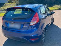 Gebraucht Ford Fiesta 75 PS (55 kW) 2016 Blau Kleinwagen