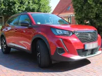 Gebraucht Peugeot 2008 Allure 131 PS (96 kW) 2022 Rot SUV