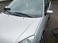 Usata Ford Focus 75 CV (55 kW) 2004 Argento Utilitaria