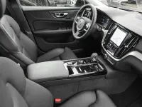 Gebraucht Volvo V60 Plus 349 PS (256 kW) 2025 Crystal white pearl / metallic Kombi