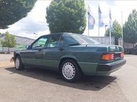 Gebraucht Mercedes 190 160 PS (117 kW) 1992 Grün Limousine