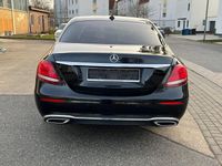 Gebraucht Mercedes E200 Avantgarde 150 PS (110 kW) 2017 Schwarz Limousine