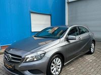 Gebraucht Mercedes A180 Style 122 PS (89 kW) 2013 Grau Limousine