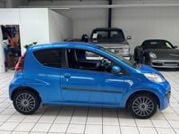 Gebraucht Peugeot 107 Active 68 PS (50 kW) 2012 Blau Kleinwagen