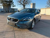 Gebraucht Volvo V40 Momentum 150 PS (110 kW) 2012 Blau Kleinwagen