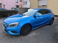 Gebraucht Mercedes A180 122 PS (89 kW) 2013 Blau Limousine